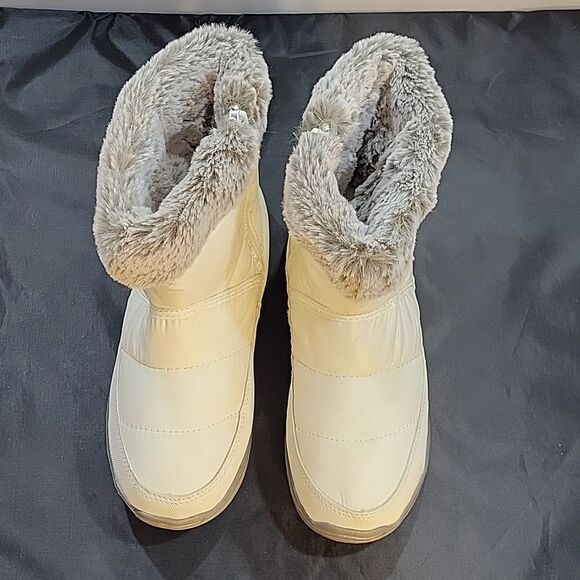 BRAND NEW EVERLAST FUZZY SLIP-ON WOMEN"S ANKLE BOOT - Picture 3 of 13